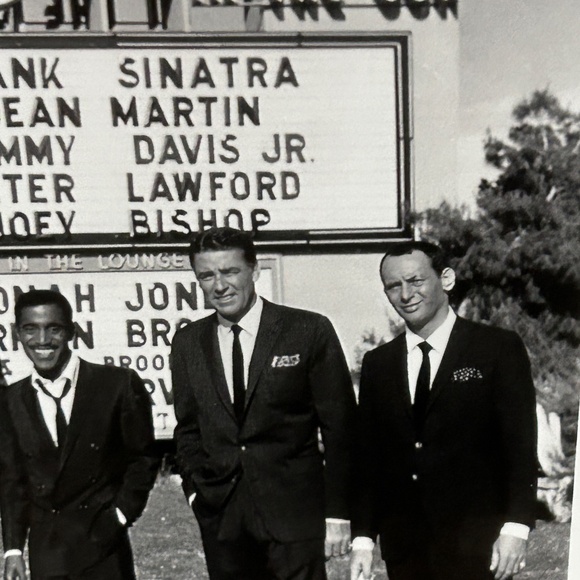 Highly Collectable Vintage Rat Pack Photograph - 8x10 - Picture 4 of 6